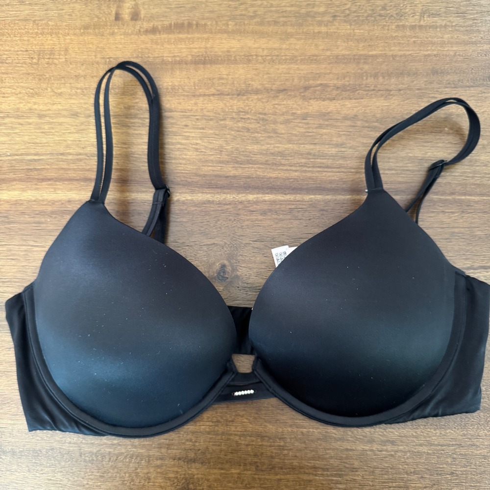 Victoria Secret Very Sexy Push Up Bra Black 36D Rhinestone Detail 327854-QB4